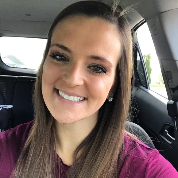 Meet your Posher, Kaci - Picture 1 of 1